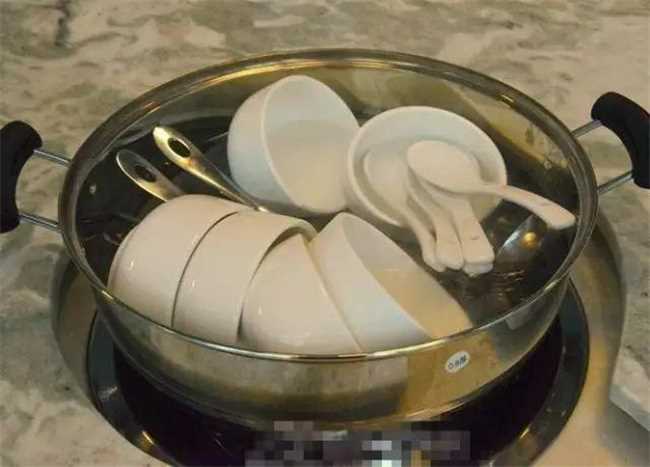 仿瓷餐具在使用时需要注意什么(使用仿瓷餐具有什么注意事项)