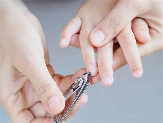 剪指甲的正确方法