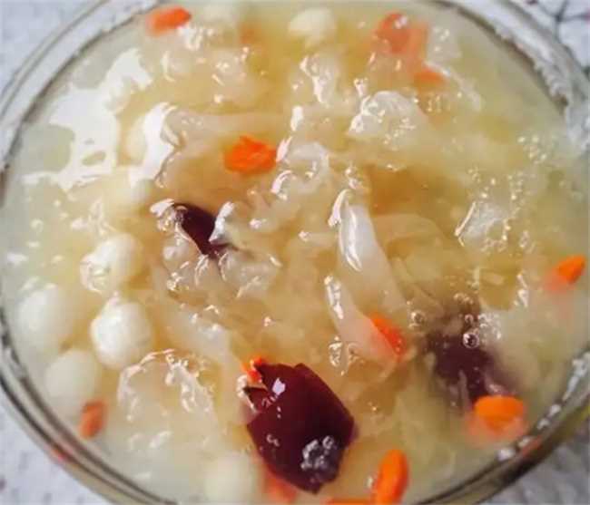 银耳羹有减肥的作用吗(银耳汤可以减肥吗人们在生活中适当的吃银耳羹)