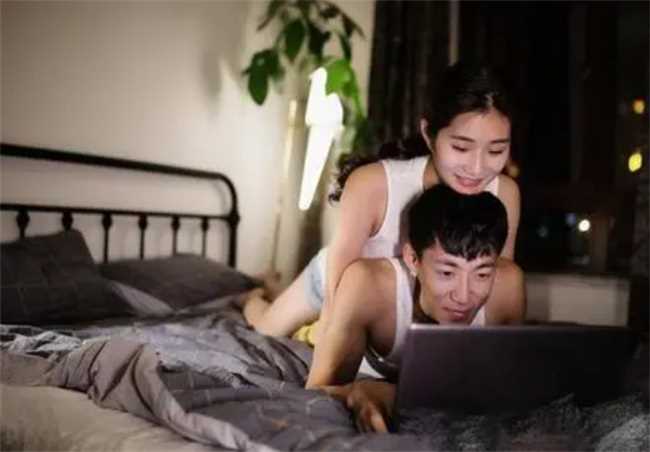 为什么不建议男女同居(为什么说情侣最好别同居女孩子)