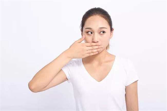 抑制打嗝的方法(快速止打嗝的方法想要有效的阻止)