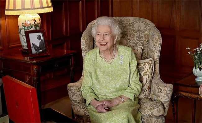 英国女王和首相的区别 英国女王和首相有什么区别