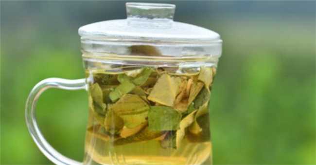 湿气重的人可以喝薄荷叶泡水吗(湿气重能不能喝薄荷叶水)