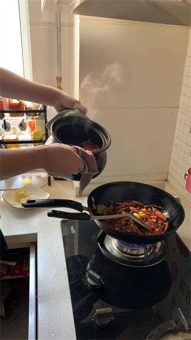 入宅当天不做饭好不好(入住当天不做饭可以吗)
