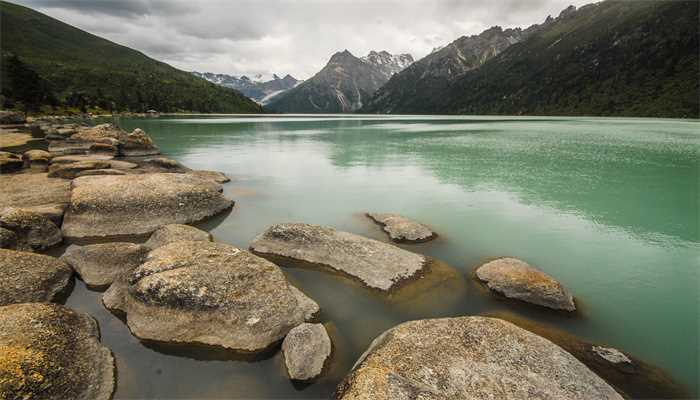 德格县城海拔多少米(德格县平均海拔4235米)