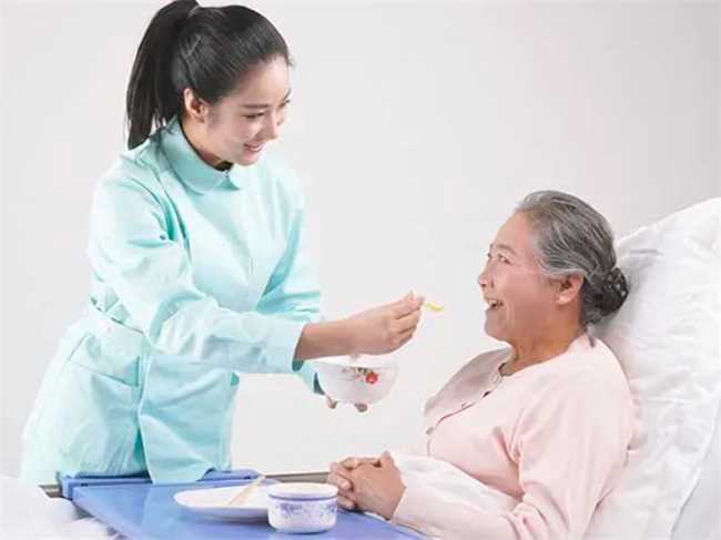 护理老人的护工在哪里找(照顾老人的护工哪里找想要找护工)