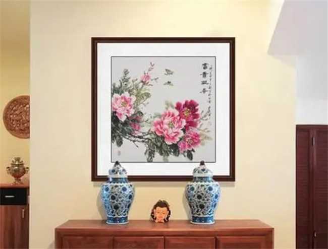 进门对面能不能挂字画(进门对面可以挂字画吗)