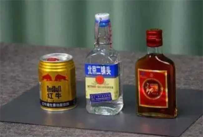 二锅头兑红牛什么效果(二锅头兑红牛喝了会怎样)