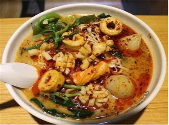 麻辣烫到底有哪些危害(吃麻辣烫的危害)