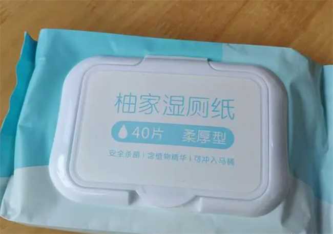 湿厕纸和湿纸巾哪个好(湿厕纸跟湿巾有什么区别)