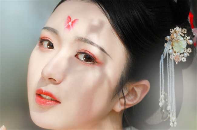 单眼皮变成双眼皮会影响运势么(单眼皮变成双眼皮会不会影响运势)