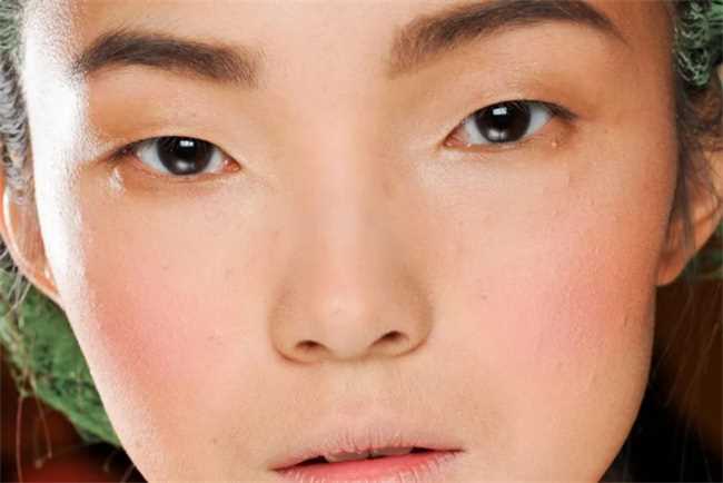 女人单眼皮的命好不好(单眼皮的女人的命好不好)