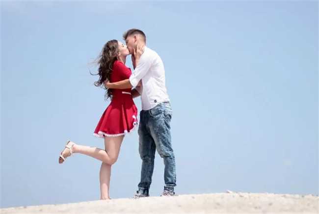 95男和94女婚姻怎么样(94年狗女与95年猪男相配吗)