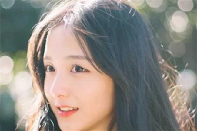 女人右眼大左眼小面相(女人右眼大左眼小好吗)
