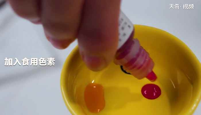 蛋白糖怎么做(鸡蛋清70克白糖90克、柠檬水3克、使用色素少许)