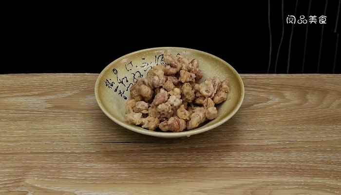 脆皮香酥花生米的做法(花生米200克淀粉50克、白糖1汤勺、鸡蛋1个)