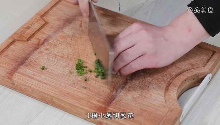 川菜麻辣排骨的做法(61根小葱切葱花的做法)