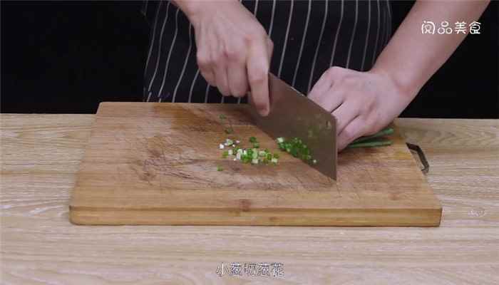 莲藕猪蹄汤怎么做(莲藕猪蹄汤怎么做好吃)