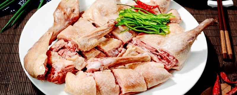 鸭肉的热量(减肥期间可以吃鸭肉吗)