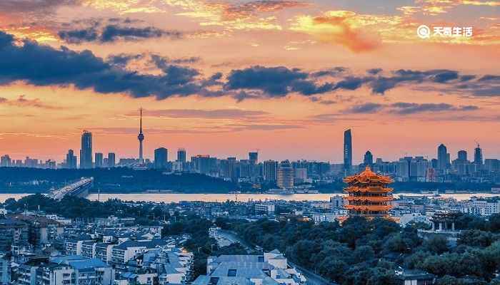 登鹳雀楼的古诗怎么念(登鹳雀楼的古诗怎么念的)