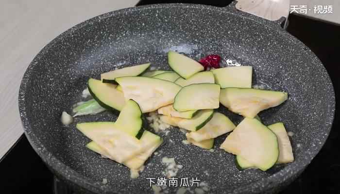 炒南瓜的做法(嫩南瓜怎么做好吃)