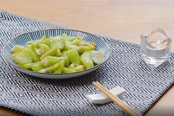清炒丝瓜的做法(清炒丝瓜怎么做好吃)