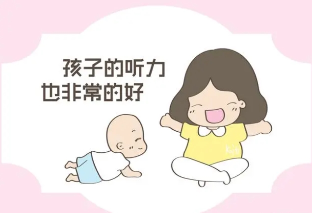 婴儿看似懵懂无知,实则这些表现,证明早已与爸妈相识