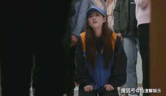 《后浪》孙头头下跪是什么状况?贪心业主独特婚戒太可耻