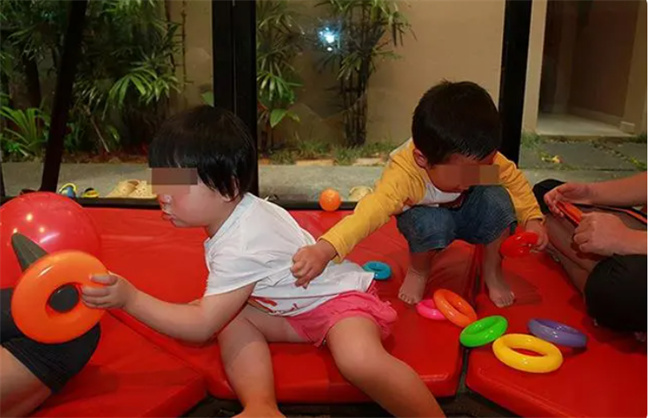 当孩子问“妈妈，我想要……”时 你会怎么回答 聪明父母会这样做
