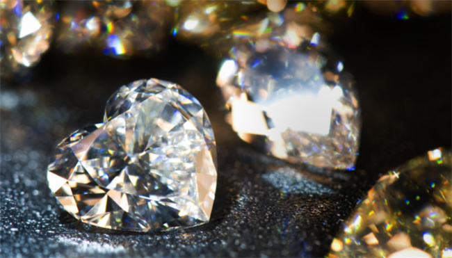 钻石怎么做出来的 钻石主要是什么成分