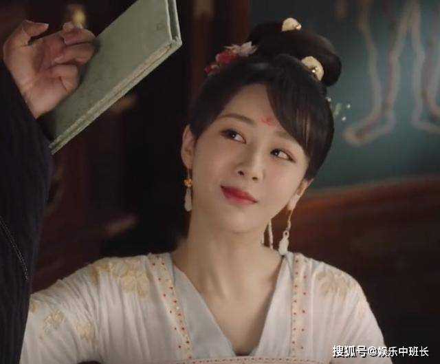 《长相思》相柳为救小夭漏出九头蛇身,辰荣馨悦当场吓晕 小夭亲吻额头