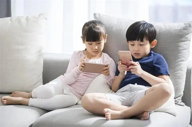 谁说小孩子“不懂感情” 孩子的感情世界 比你想象中纯粹