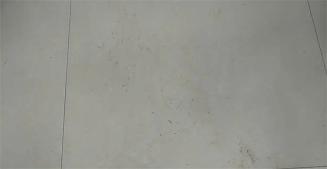 地板脏了怎么拖 用这个拖地小妙招 地板很快变干 且干净的发光