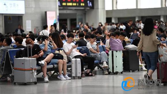 铁路部门整改座椅经营 铁路规范多功能候车座椅经营服务_酷知科普