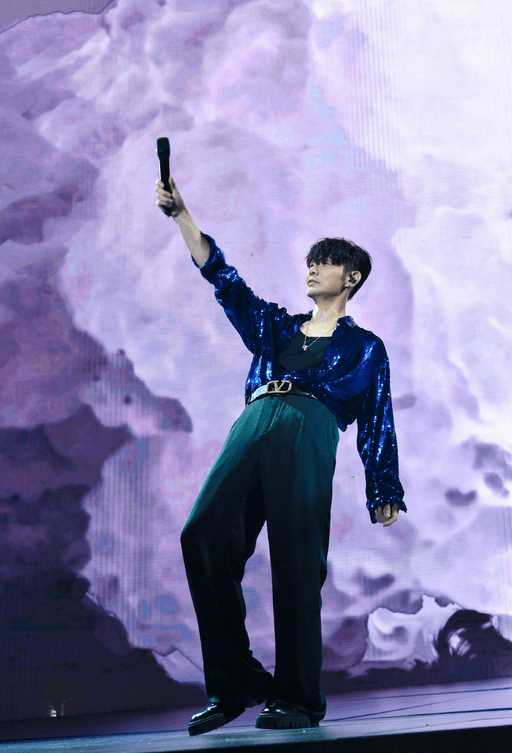 李荣浩演唱会抓包提前走的粉丝 真诚喊话:祝你成功!