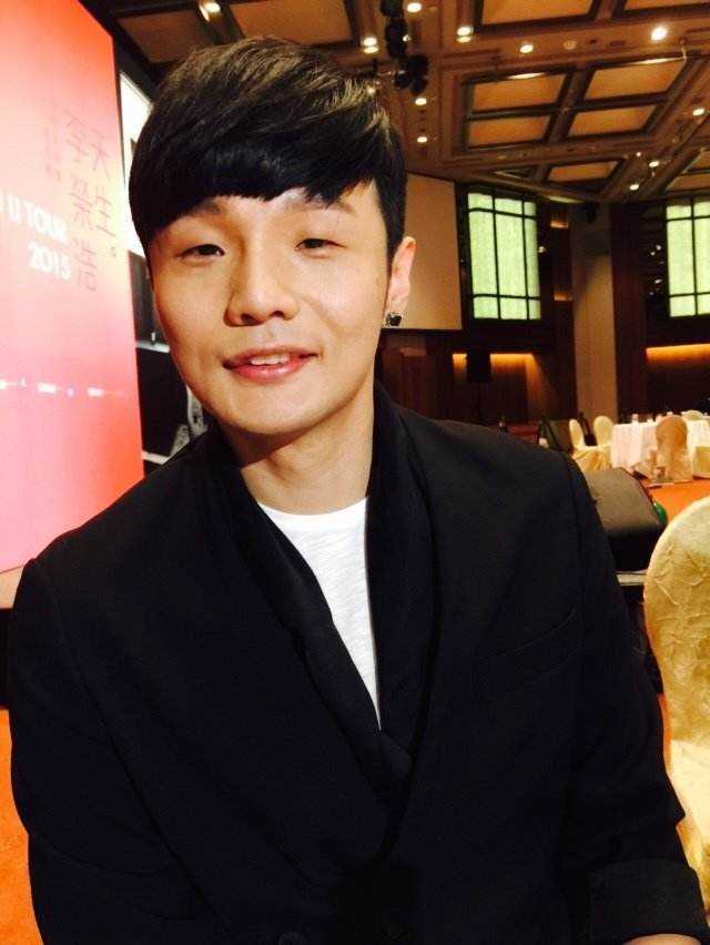 李荣浩演唱会抓包提前走的粉丝 真诚喊话:祝你成功!