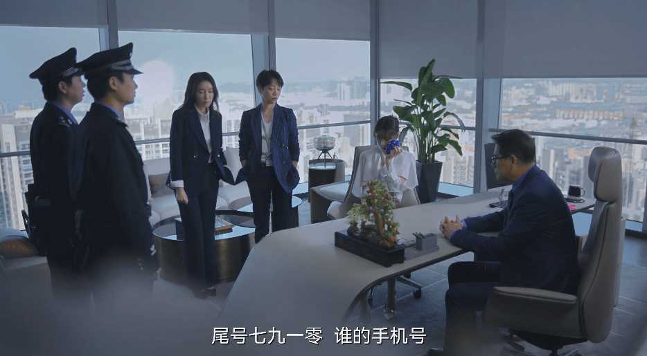 她的城:李英男屡屡受挫险跳楼自杀,撞见高总芊芊偷情 局面迎来转机