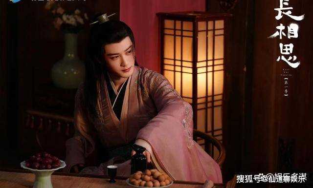 《长相思》西炎王退位遭暗杀，临终遗言令小夭称帝 相柳璟被收后宫
