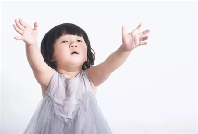 孩子的依赖心强 什么事都要大人帮忙 该怎么办
