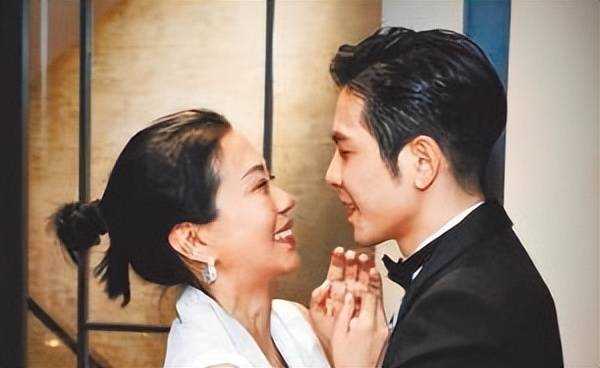 萧敬腾未婚妻发文回应年龄差 大格局体现女性魅力!