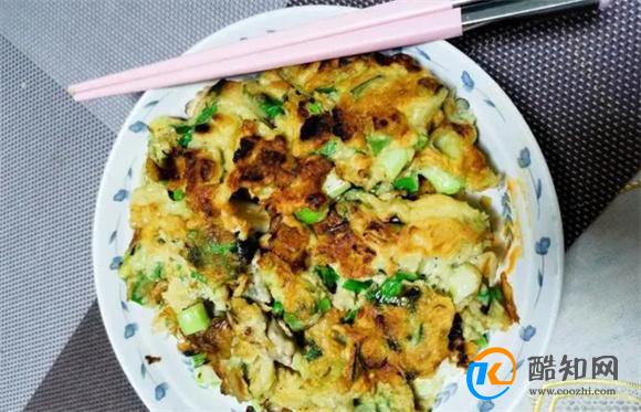 生蚝煎鸡蛋时 生蚝焯水就错了 这样做口感滑嫩 入味鲜香