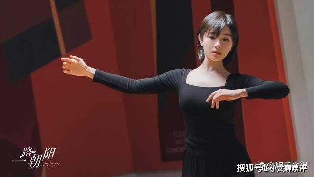 《一路朝阳》李慕嘉被小奶狗追求!黎光吃醋当面拥吻 慕嘉瞬间羞脸红