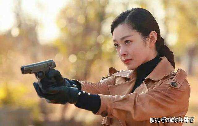 《蜂巢》顾盼无意间露出腰间胎记 谭仲文当场哭得泣不成声:竟是你!