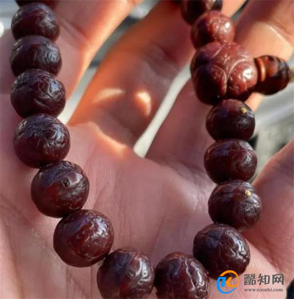 自己盘红的文玩对健康真的没有影响吗?质疑是因为包浆混乱!