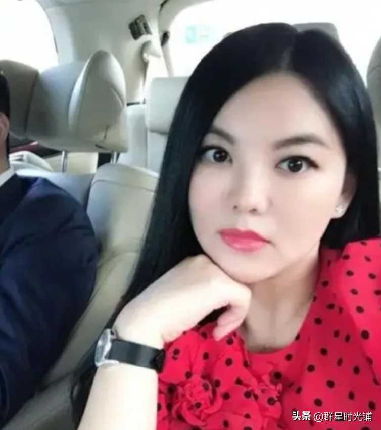 李湘宣布退休后账号成网友打卡点 这就是人生的差距吗？