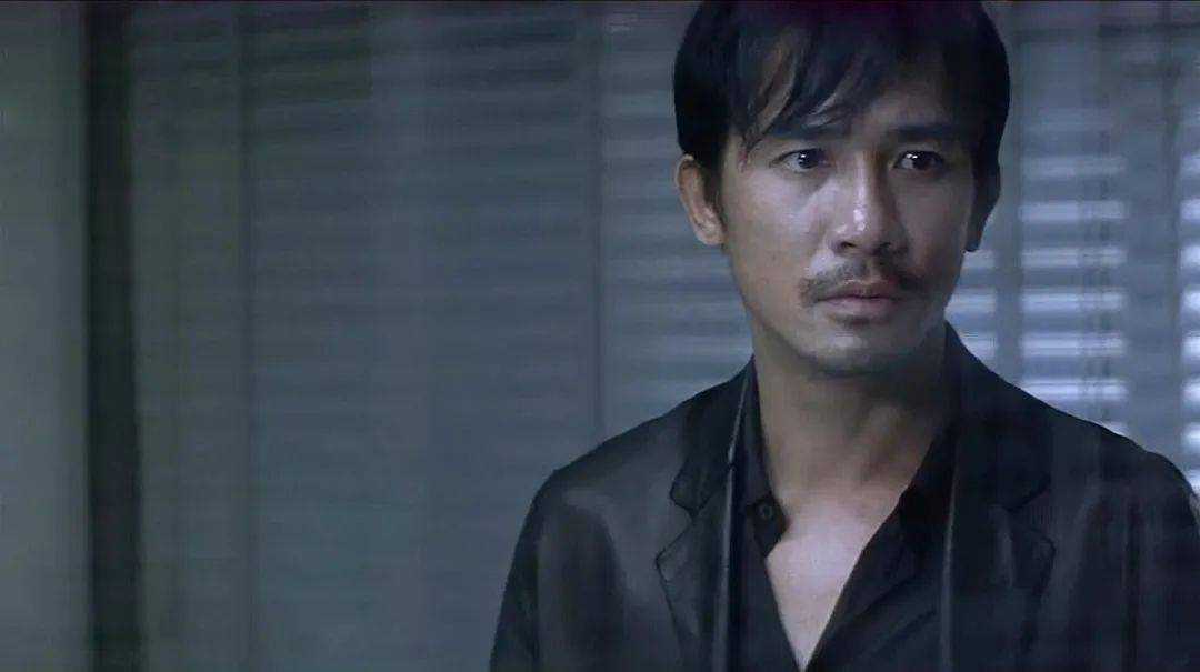 梁朝伟威尼斯领奖变表情包 荣获金狮奖终身成就奖泪洒现场表示此生无憾了