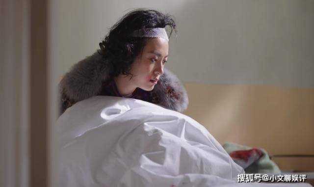 《父辈的荣耀》从走姿看贞洁!农村疯传的谣言 比凤霞挨的那顿打还要毒