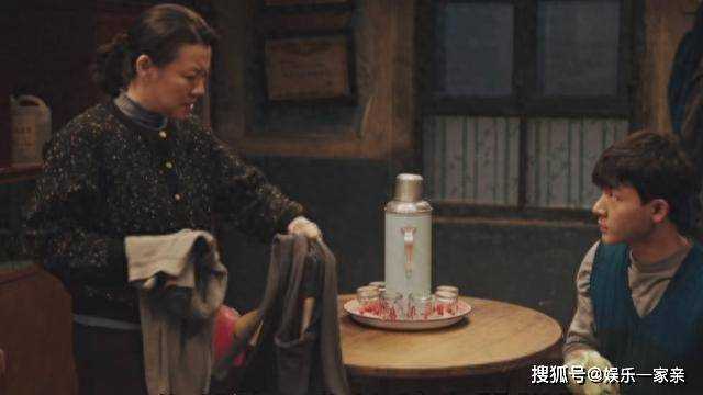 《父辈的荣耀》陈兴杰高考落榜复读后满分考进北京大学 顾长山摆60桌庆祝