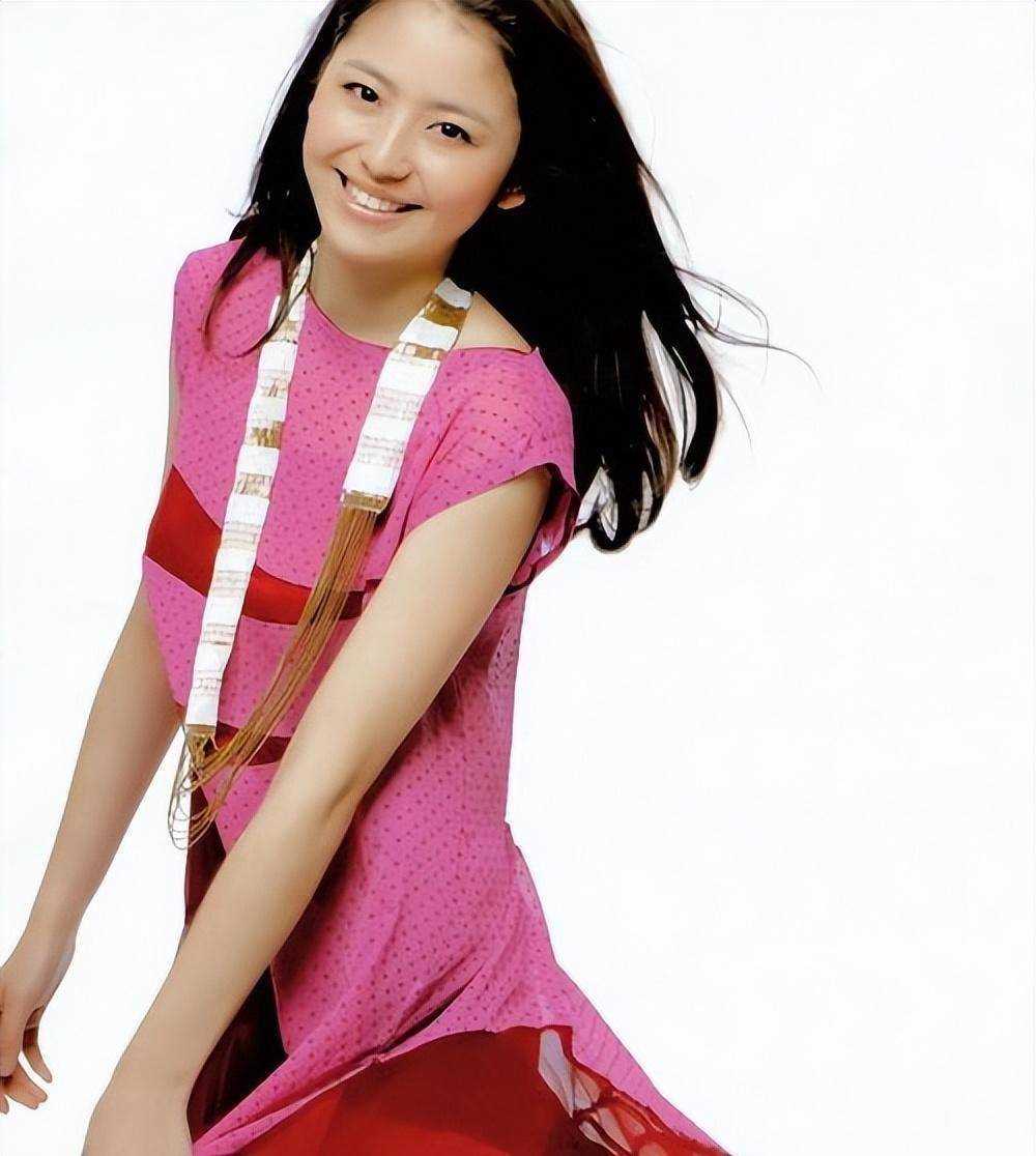 日本艺人长泽雅美作为国外很出名的美女,30岁以后为何颜值迅速滑落?