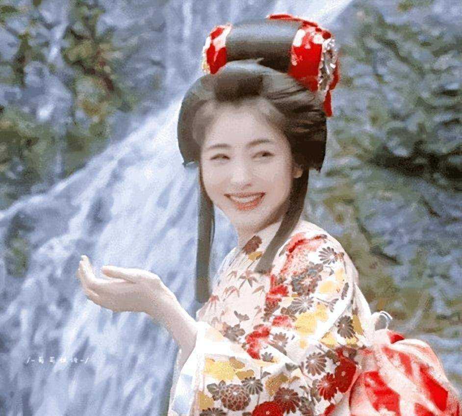 日本艺人长泽雅美作为国外很出名的美女,30岁以后为何颜值迅速滑落?